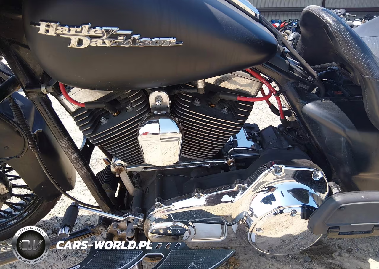 2010 Harley-Davidson Flhx VIN:1HD1KB412AB672904 - 9