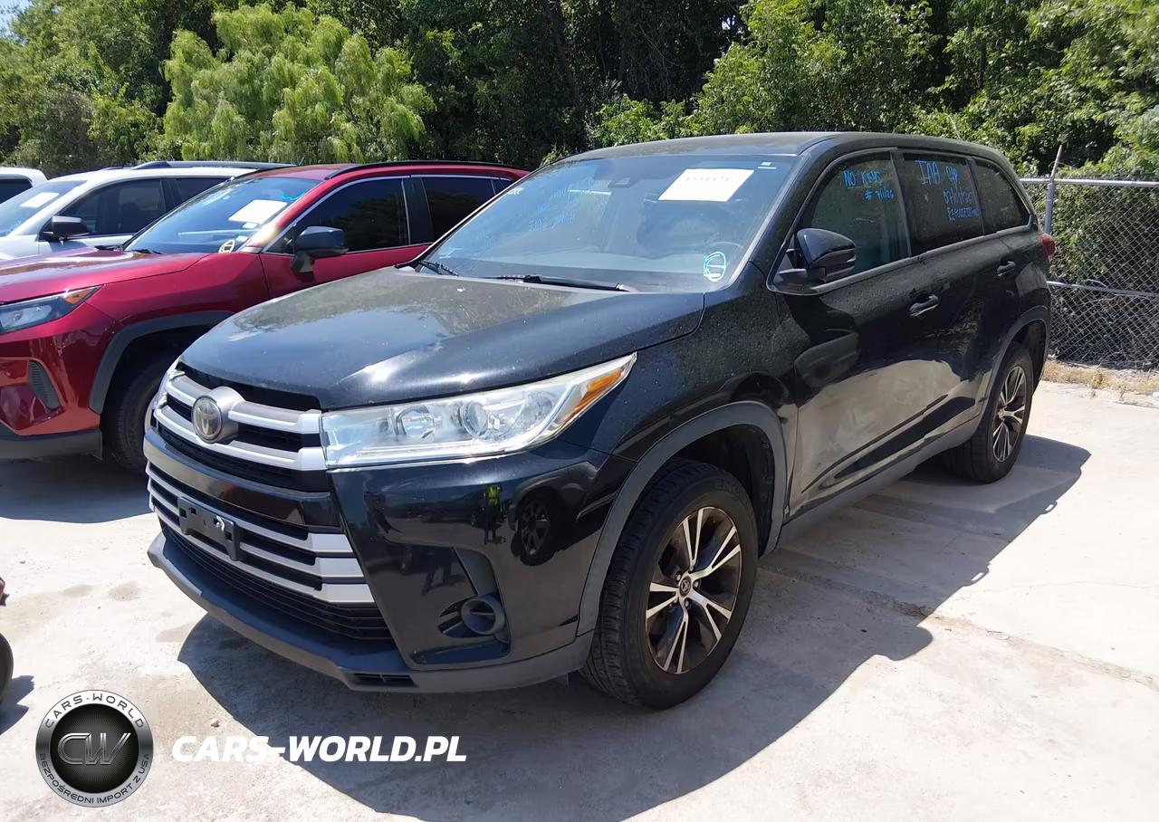 2019 Toyota Highlander Le VIN:5TDZZRFH1KS309605 - 2