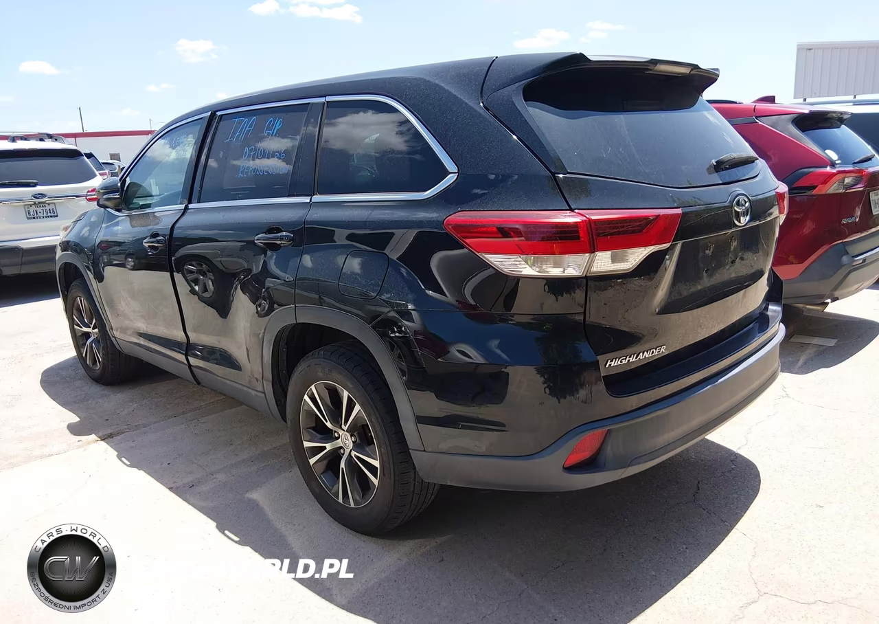 2019 Toyota Highlander Le VIN:5TDZZRFH1KS309605 - 3