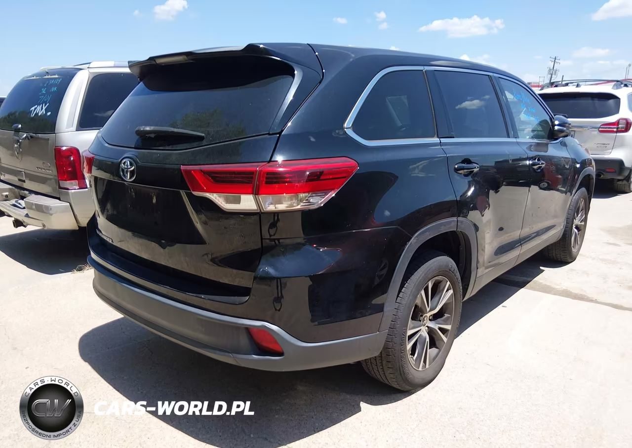2019 Toyota Highlander Le VIN:5TDZZRFH1KS309605 - 4