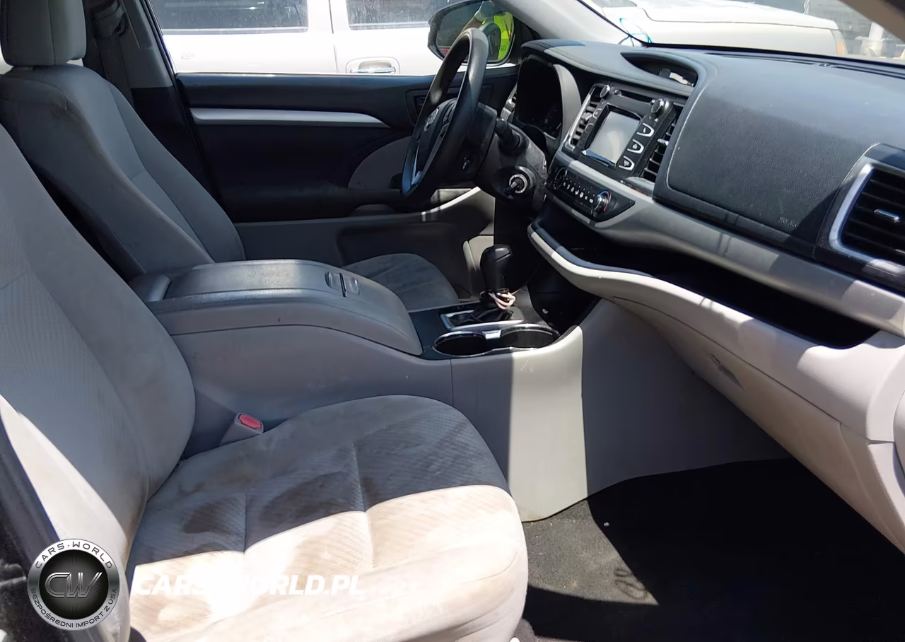 2019 Toyota Highlander Le VIN:5TDZZRFH1KS309605 - 5
