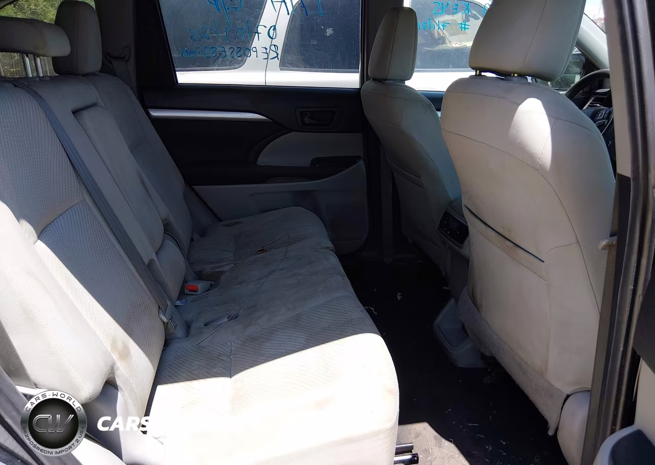 2019 Toyota Highlander Le VIN:5TDZZRFH1KS309605 - 8