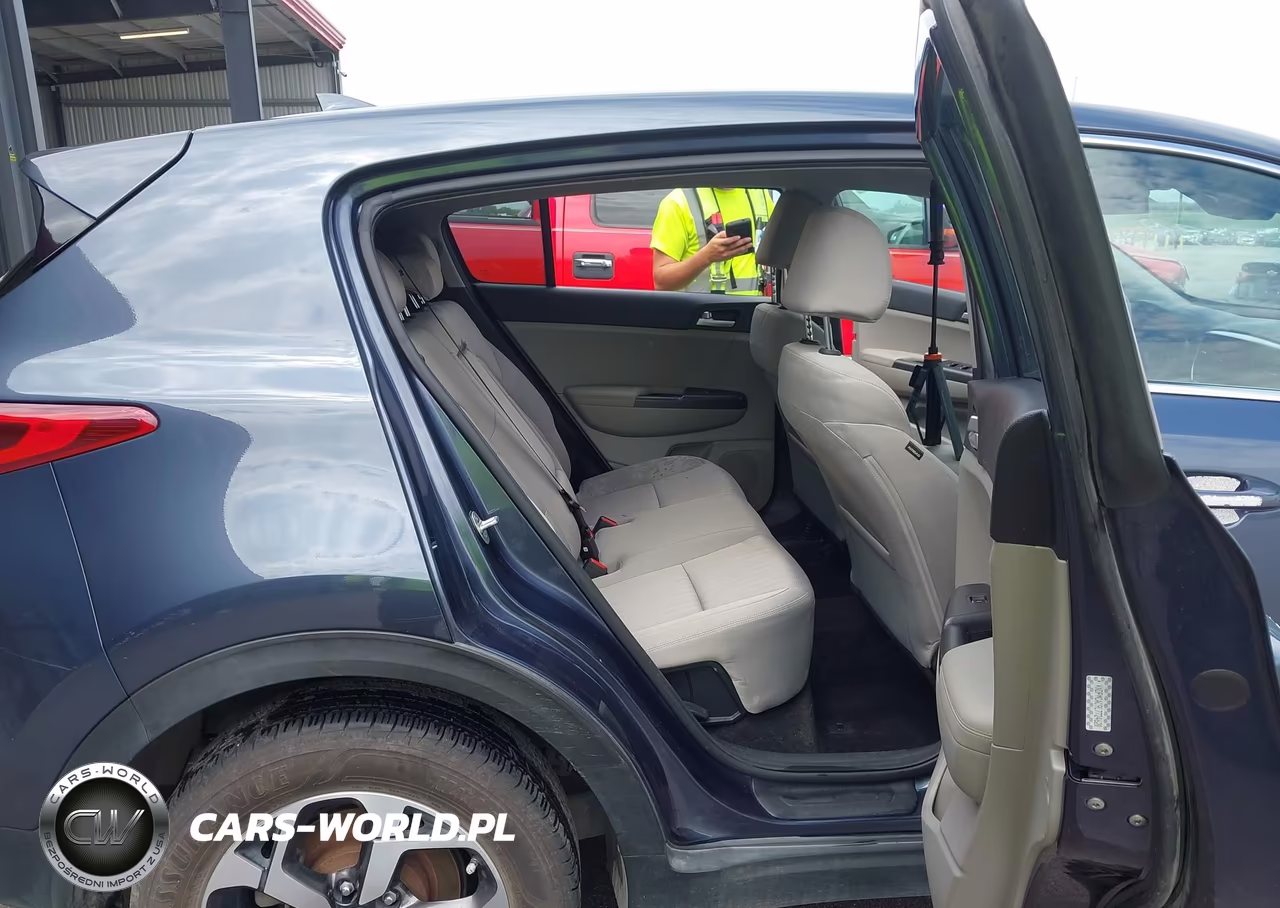 2020 Kia Sportage Lx VIN:KNDPMCAC9L7724620 - 8