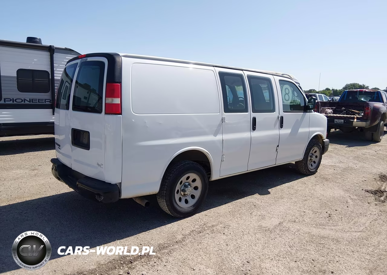 2011 Chevrolet Express 1500 Work Van VIN:1GCSGAFX4B1104177 - 4