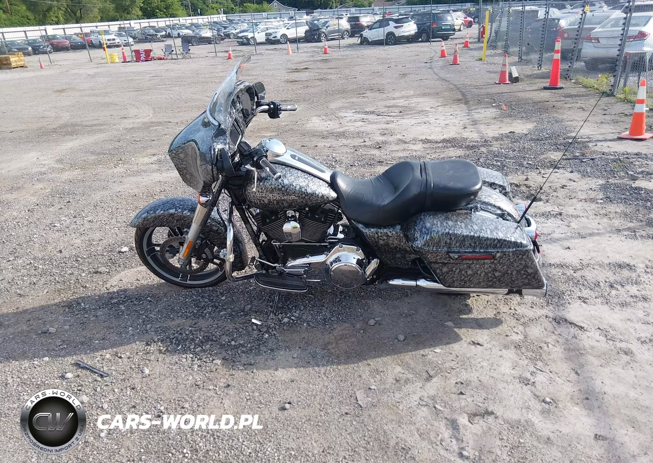 2014 Harley-Davidson Flhxs Street Glide Special VIN:1HD1KRM17EB650038 - 12