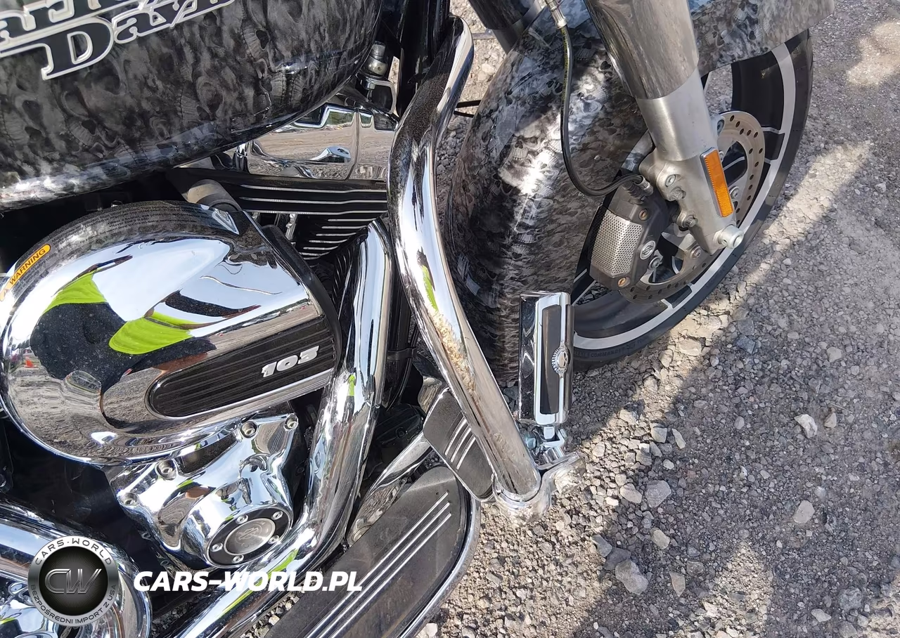 2014 Harley-Davidson Flhxs Street Glide Special VIN:1HD1KRM17EB650038 - 13