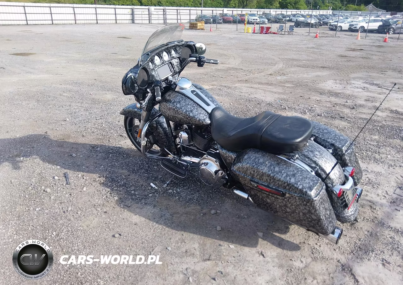2014 Harley-Davidson Flhxs Street Glide Special VIN:1HD1KRM17EB650038 - 3