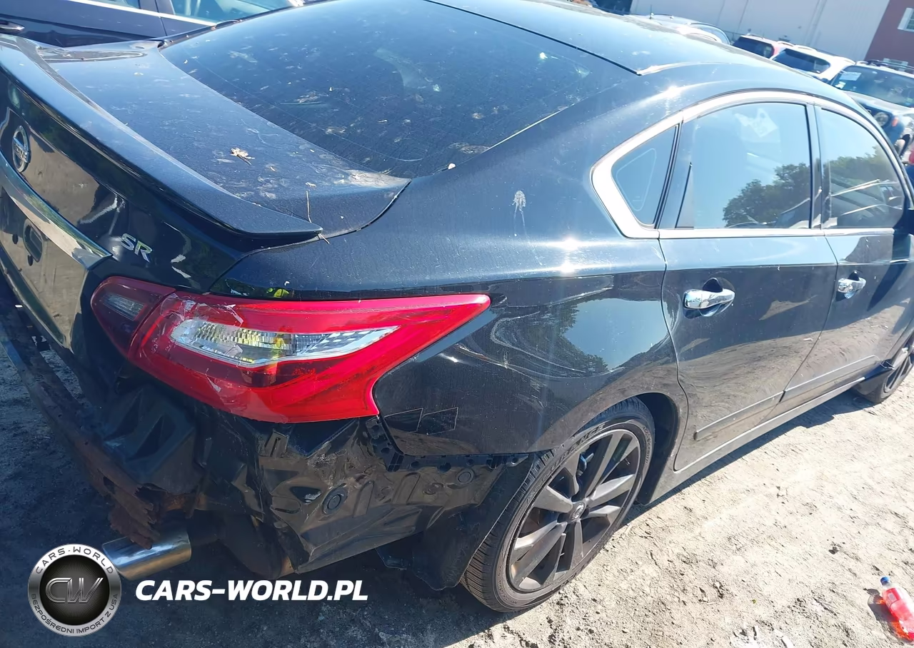 2017 Nissan Altima 2.5 Sr VIN:1N4AL3AP1HC250663 - 4