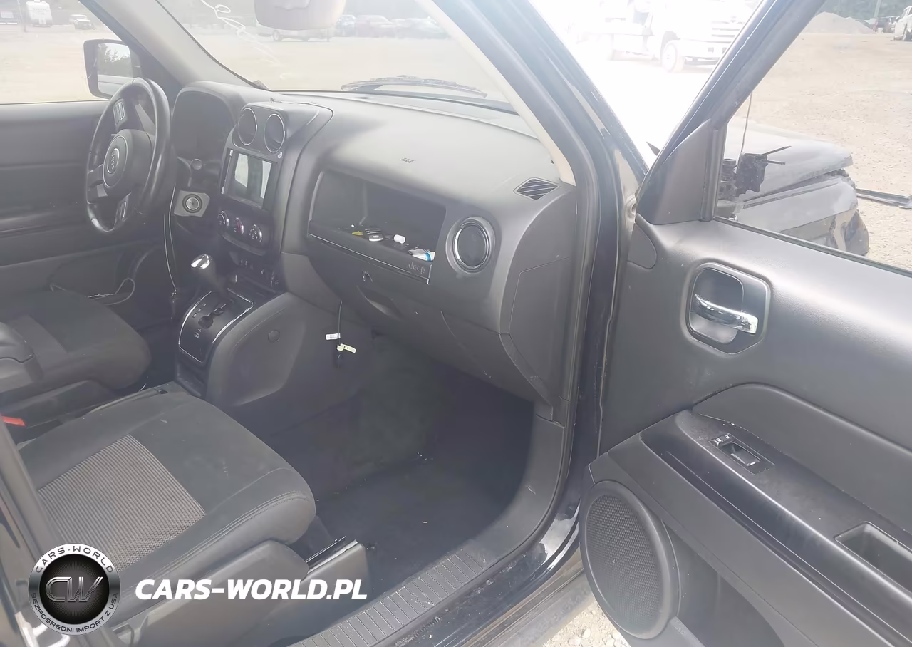 2012 Jeep Patriot Latitude VIN:1C4NJPFA3CD672885 - 5