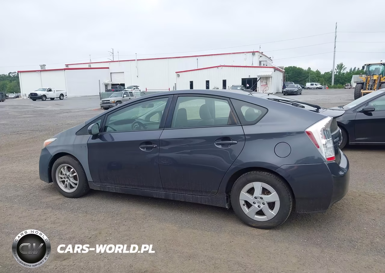 2011 Toyota Prius Two VIN:JTDKN3DU0B5327612 - 14