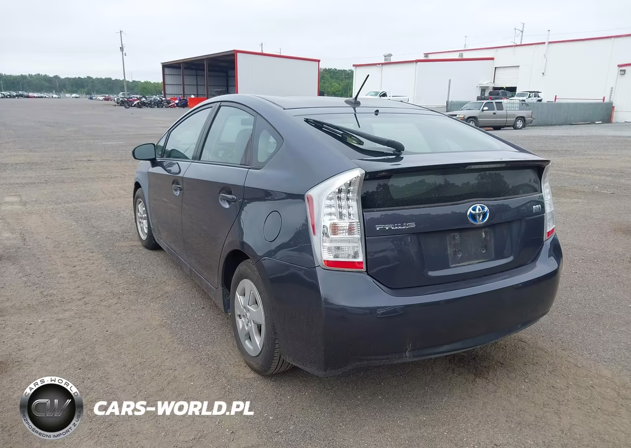 2011 Toyota Prius Two VIN:JTDKN3DU0B5327612 - 3