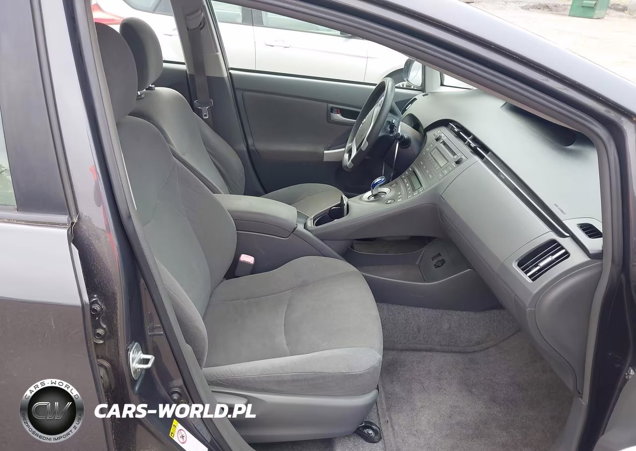 2011 Toyota Prius Two VIN:JTDKN3DU0B5327612 - 5