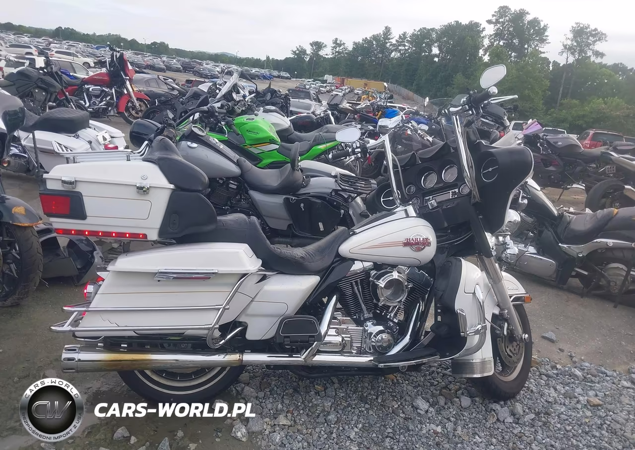 2007 Harley-Davidson Flhtcui VIN:1HD1FC41X7Y681155 - 11
