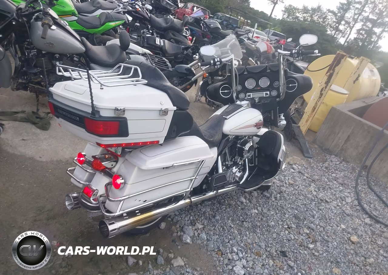 2007 Harley-Davidson Flhtcui VIN:1HD1FC41X7Y681155 - 4
