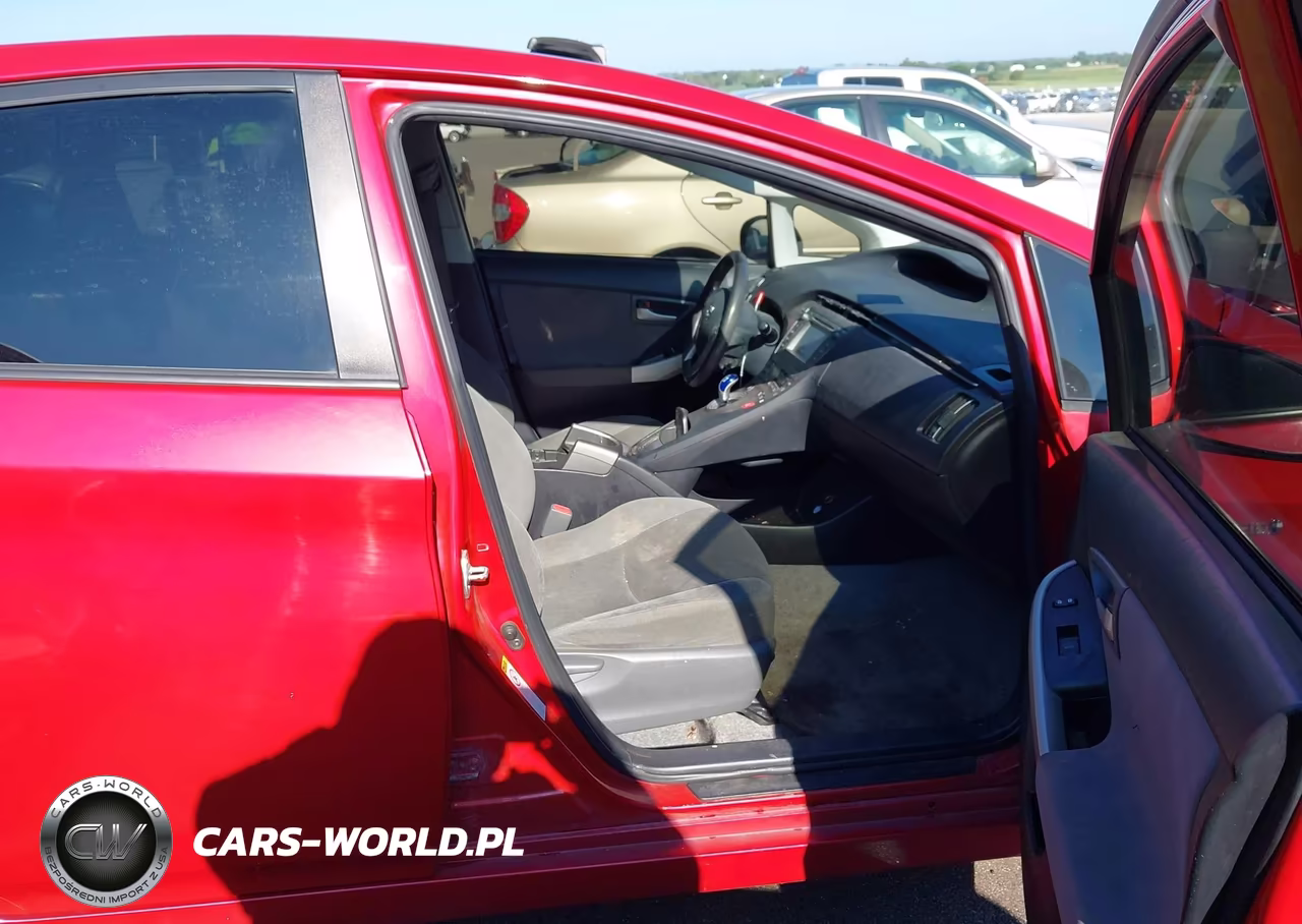 2014 Toyota Prius Two VIN:JTDKN3DU2E0373024 - 5