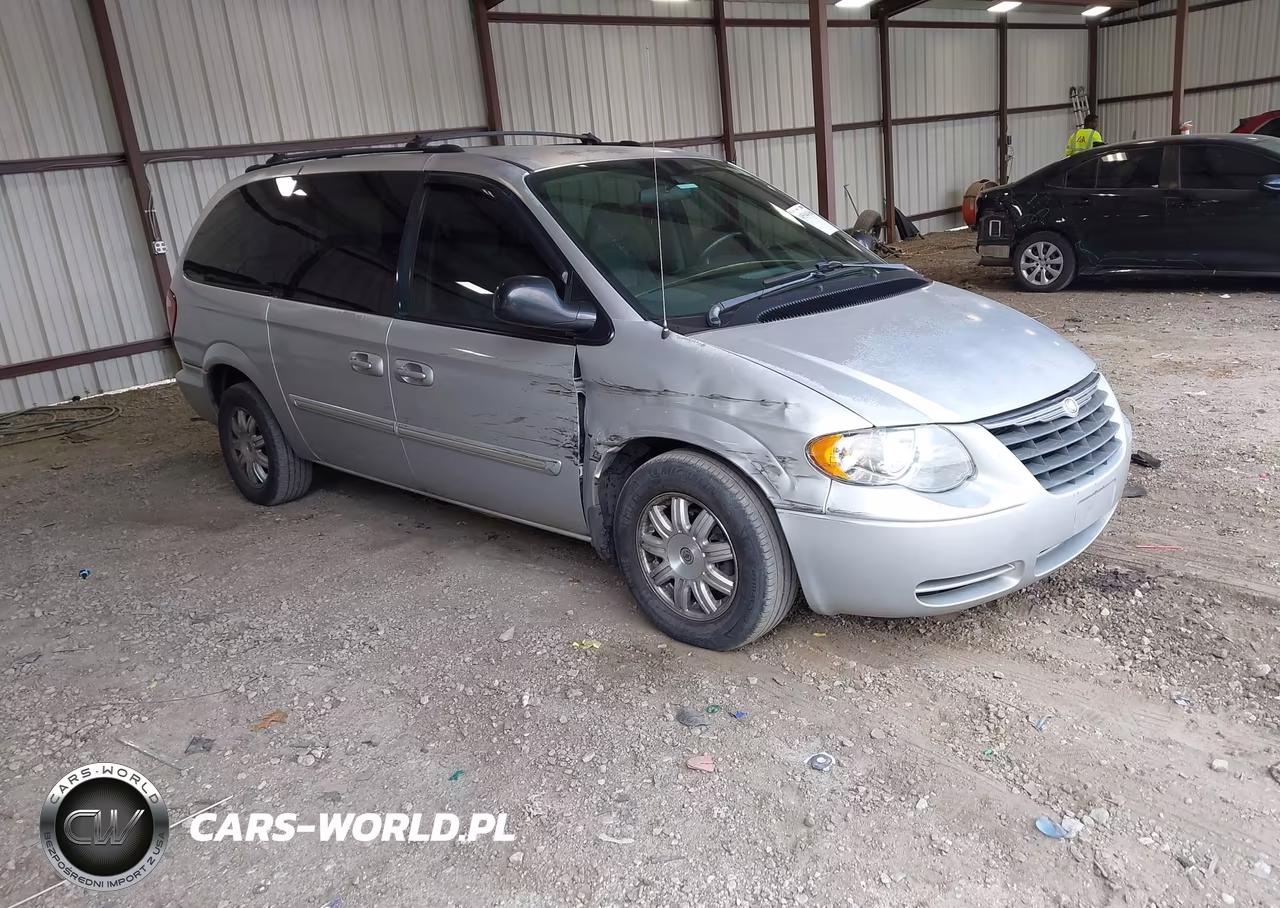 2005 Chrysler Town & Country Touring