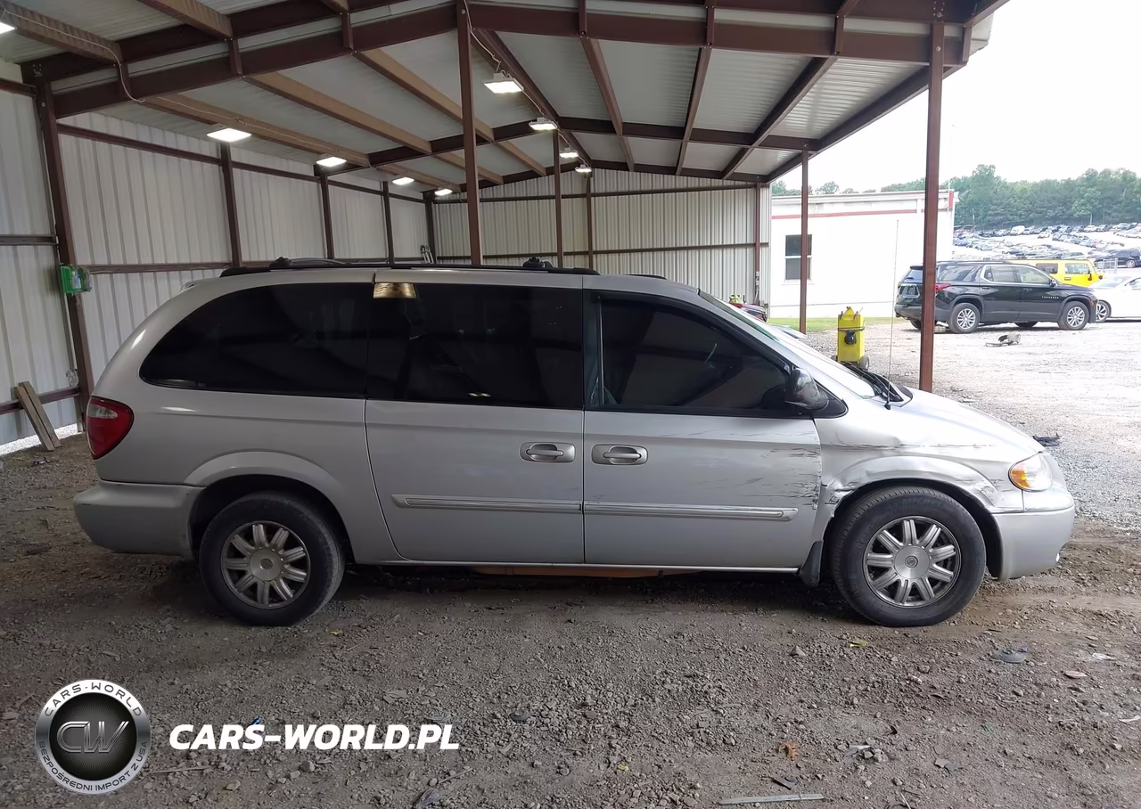 2005 Chrysler Town & Country Touring VIN:2C4GP54L45R157331 - 13