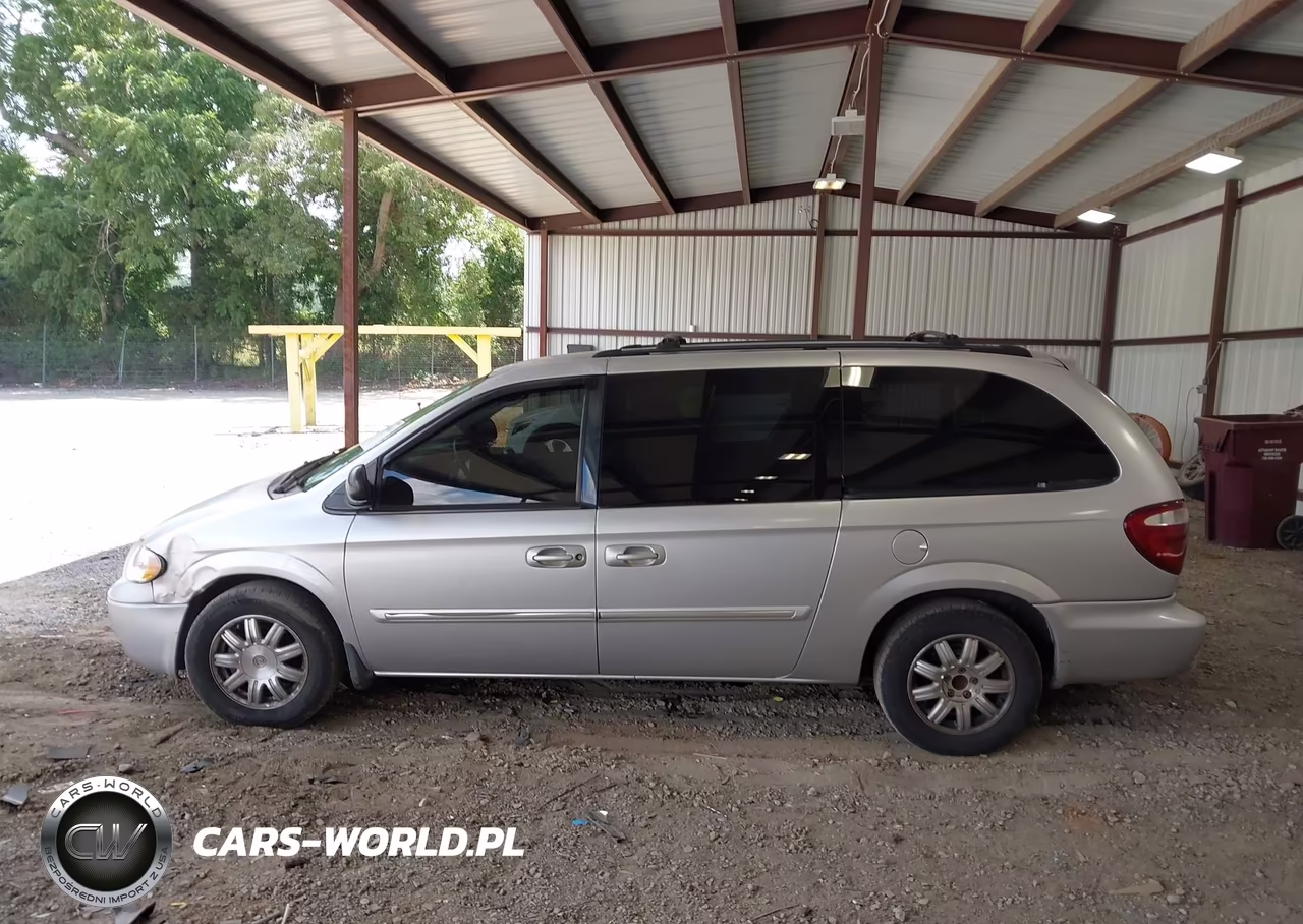2005 Chrysler Town & Country Touring VIN:2C4GP54L45R157331 - 14