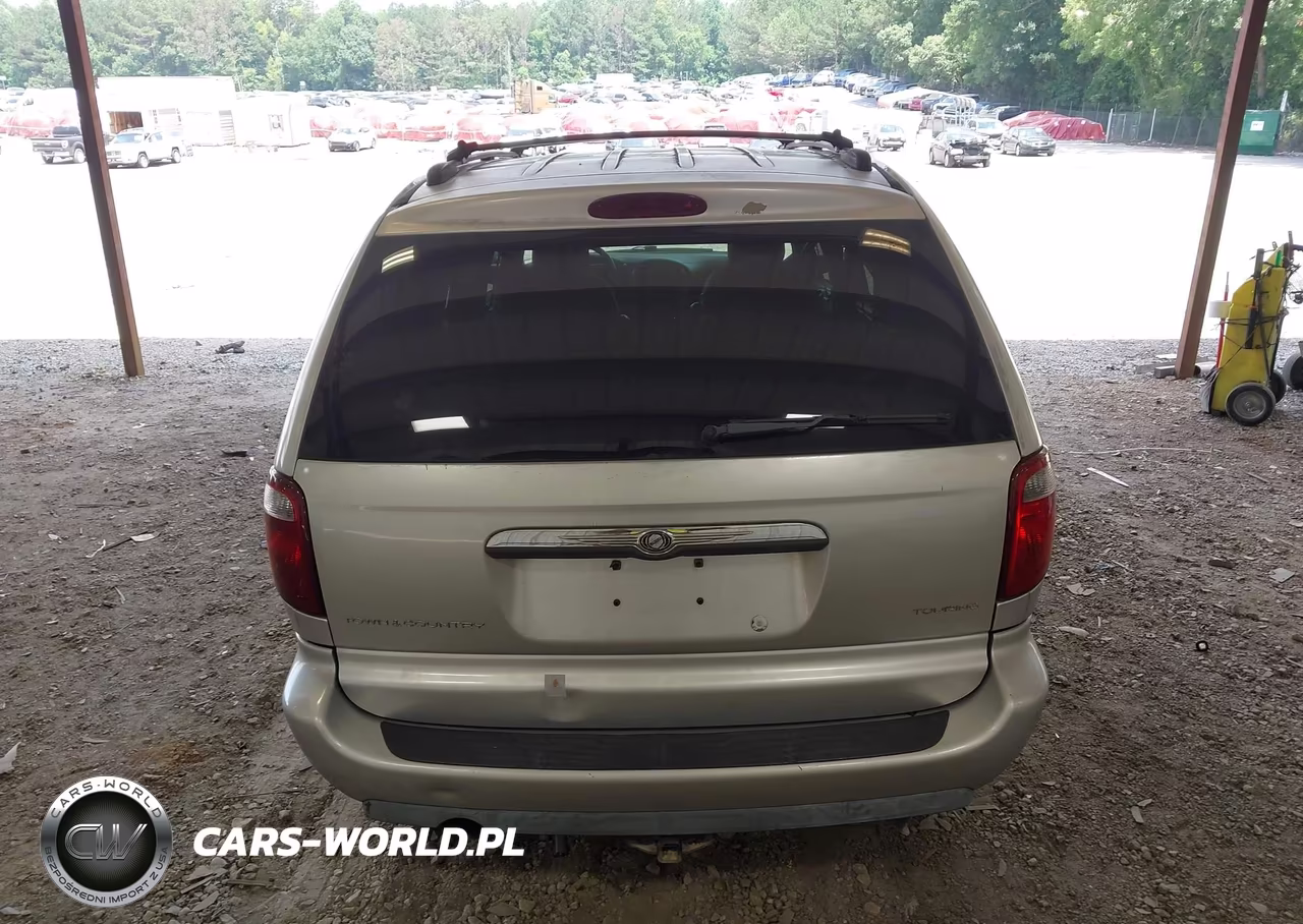 2005 Chrysler Town & Country Touring VIN:2C4GP54L45R157331 - 16