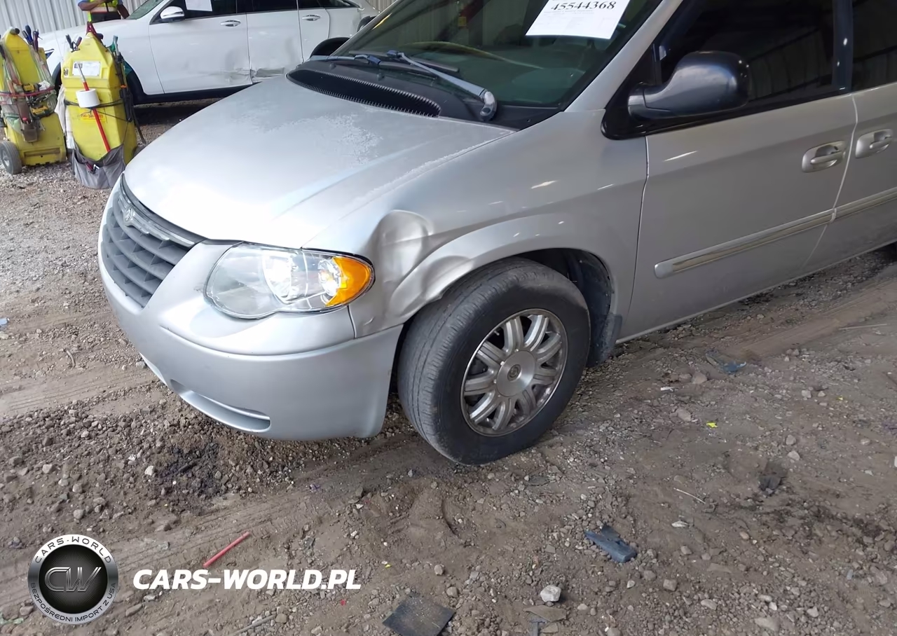 2005 Chrysler Town & Country Touring VIN:2C4GP54L45R157331 - 6