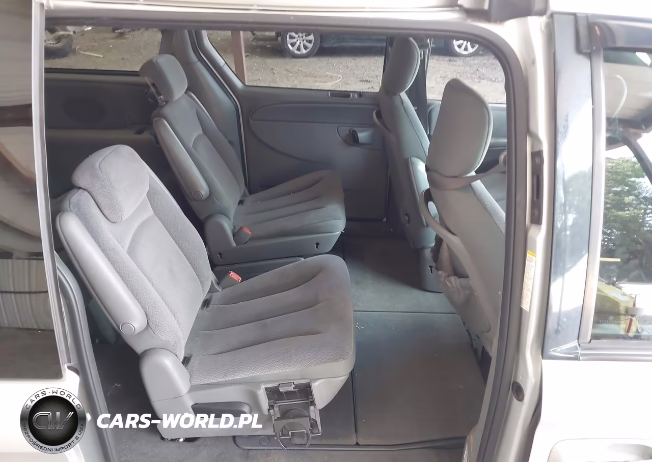 2005 Chrysler Town & Country Touring VIN:2C4GP54L45R157331 - 8