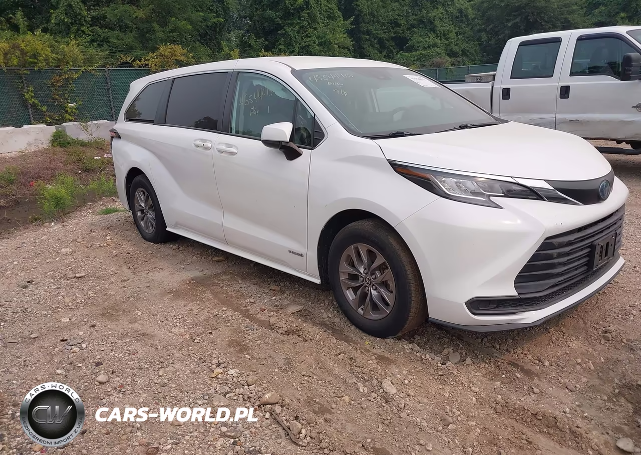 2021 Toyota Sienna Le – zdjęcie 1 z 19