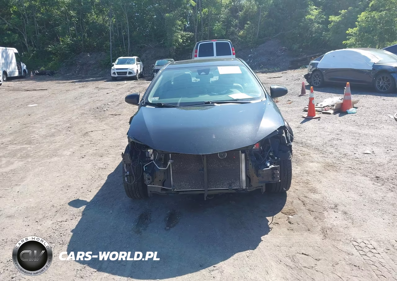 2018 Toyota Corolla Le VIN:2T1BURHE4JC982110 - 13