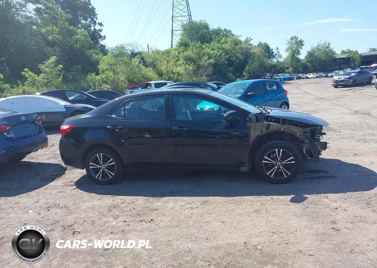 2018 Toyota Corolla Le VIN:2T1BURHE4JC982110 - 14
