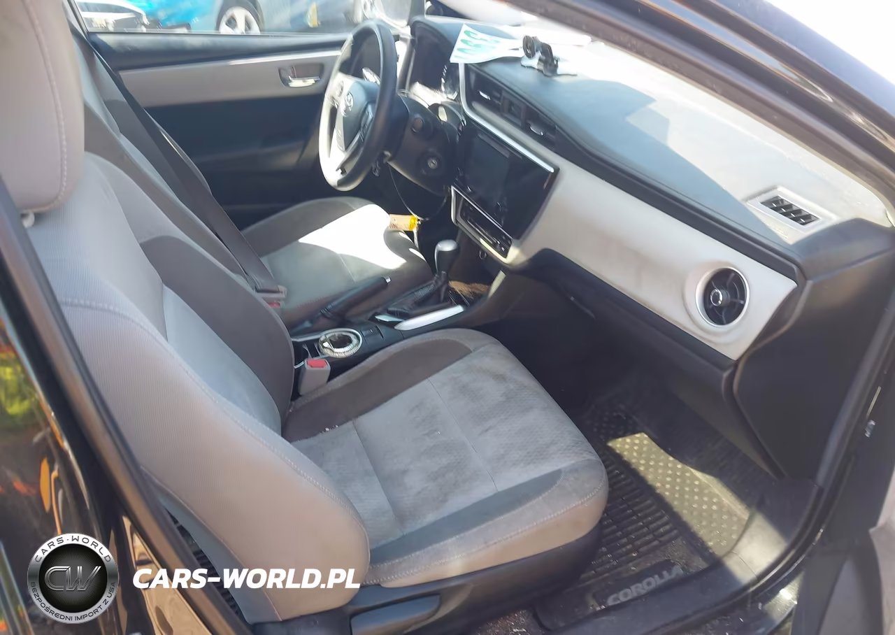 2018 Toyota Corolla Le VIN:2T1BURHE4JC982110 - 5