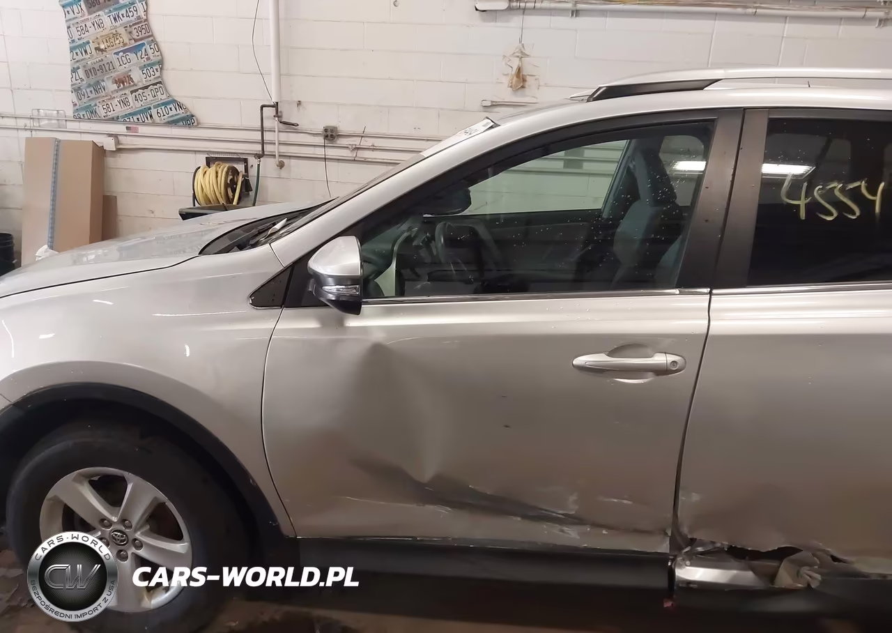 2015 Toyota Rav4 Xle VIN:2T3RFREV1FW241990 - 14