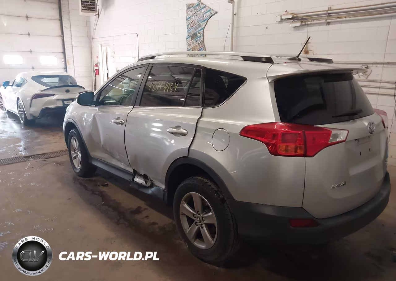 2015 Toyota Rav4 Xle VIN:2T3RFREV1FW241990 - 3