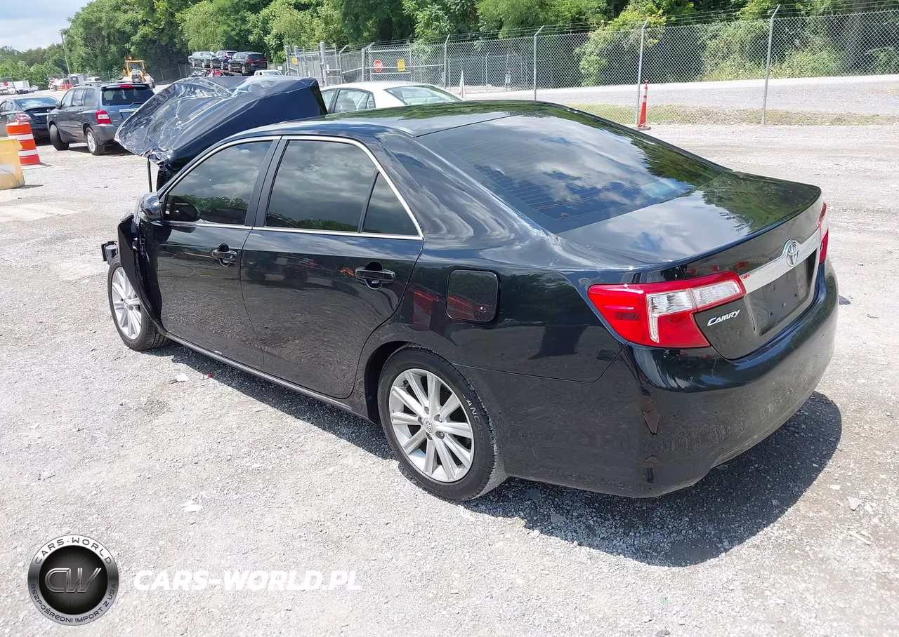 2014 Toyota Camry Xle VIN:4T4BF1FK4ER376112 - 3