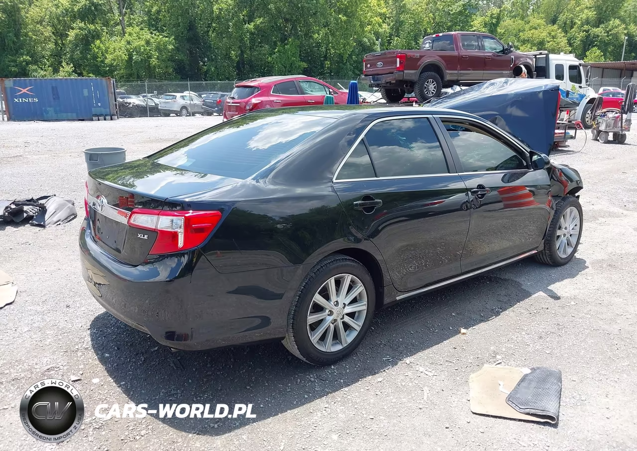 2014 Toyota Camry Xle VIN:4T4BF1FK4ER376112 - 4