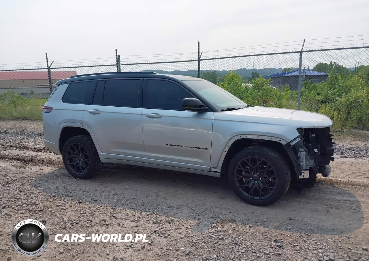 2026 Jeep Grand Cherokee L Summit 4X4 VIN:1C4RJKER1T8566388 - 13