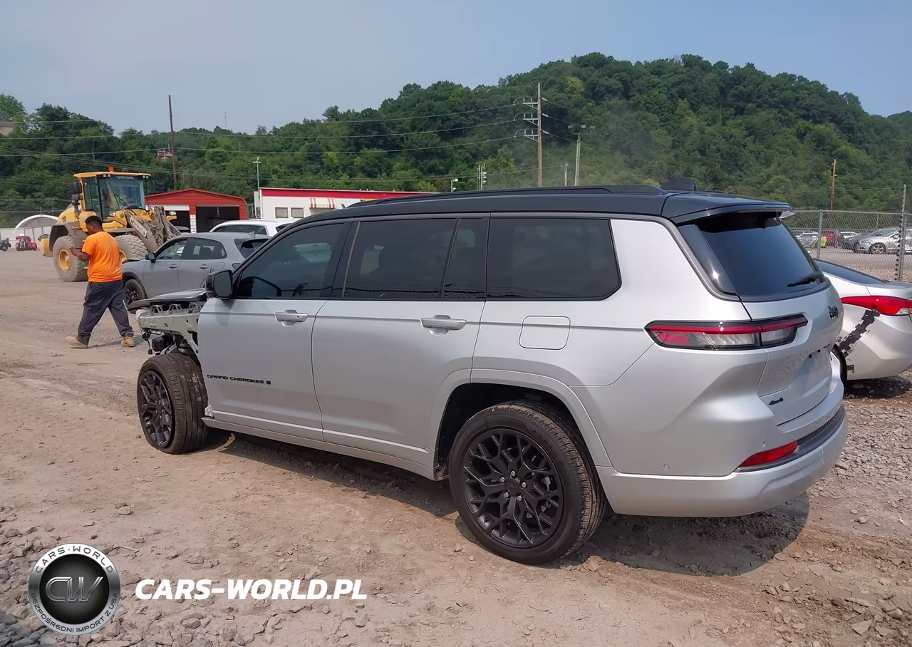 2026 Jeep Grand Cherokee L Summit 4X4 VIN:1C4RJKER1T8566388 - 14