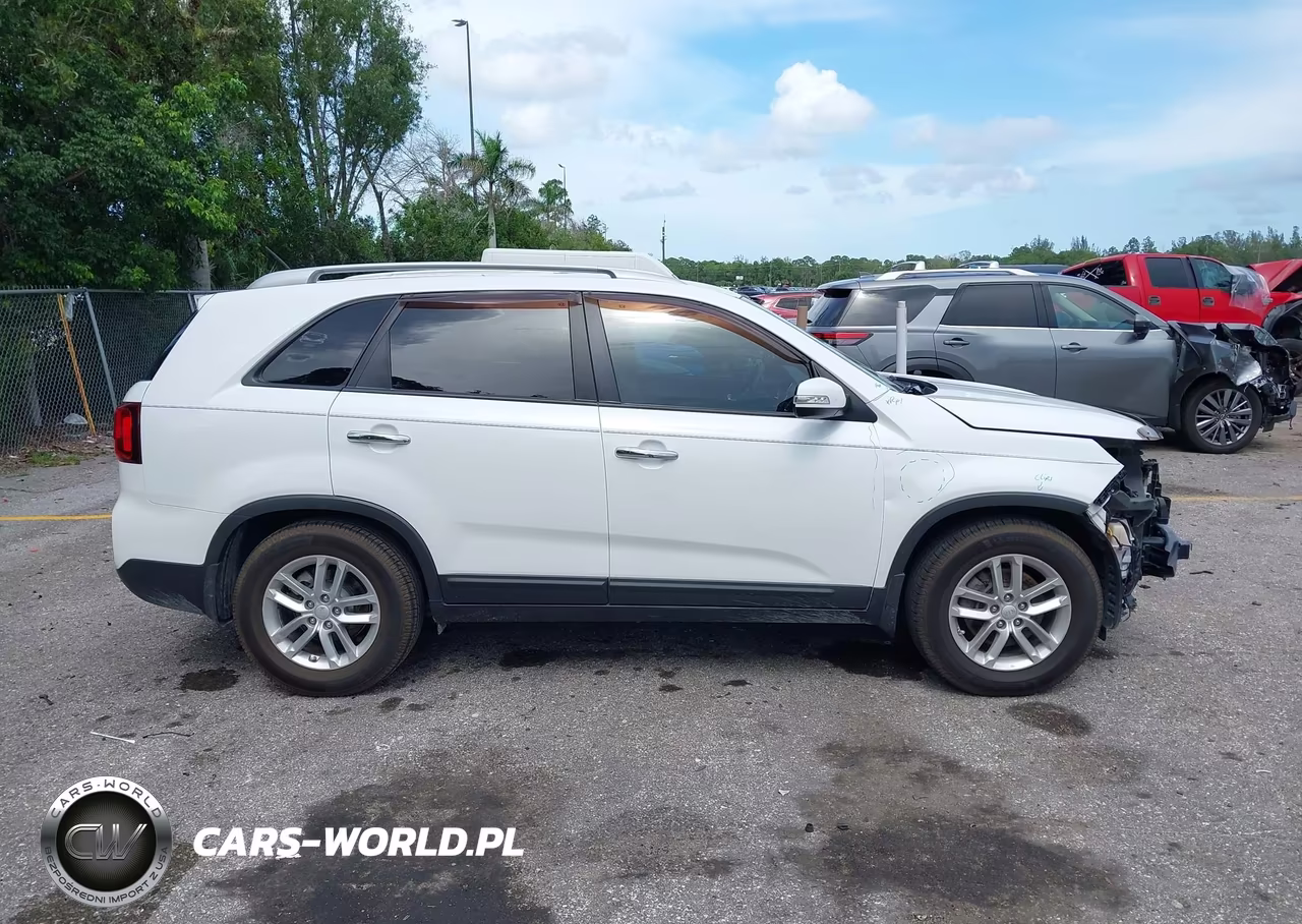 2014 Kia Sorento Lx VIN:5XYKT3A6XEG439728 - 14