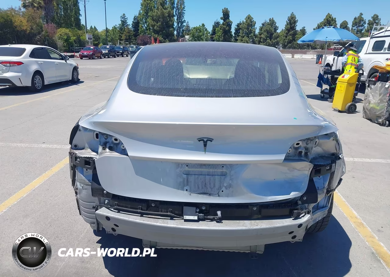 2018 Tesla Model 3 VIN:5YJ3E1EA5JF030653 - 17