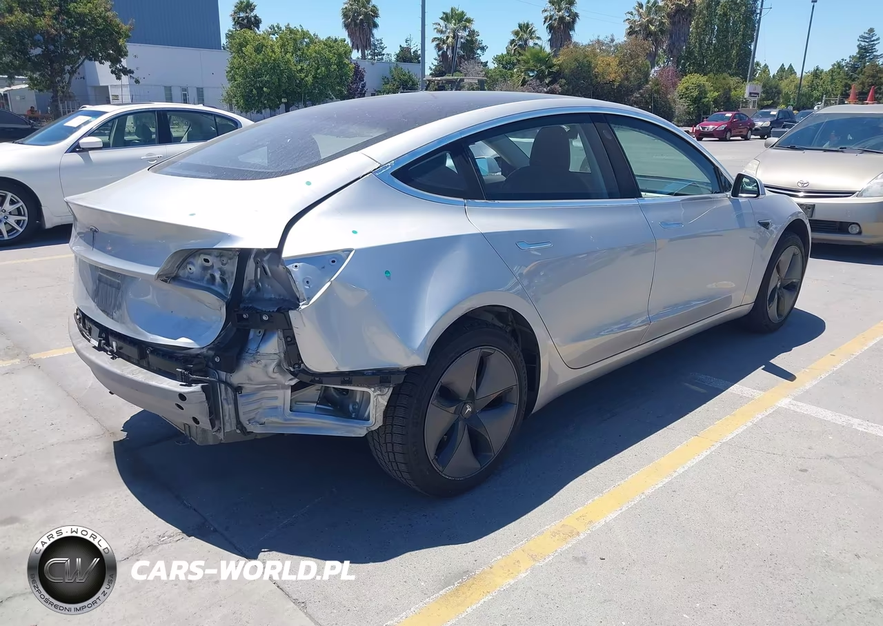 2018 Tesla Model 3 VIN:5YJ3E1EA5JF030653 - 4