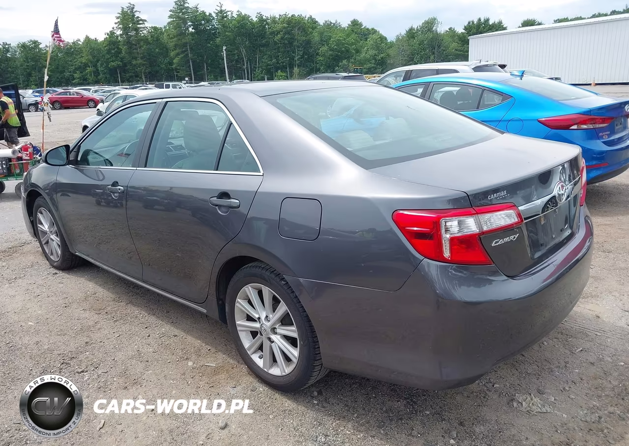 2013 Toyota Camry Xle VIN:4T1BF1FK3DU669945 - 3
