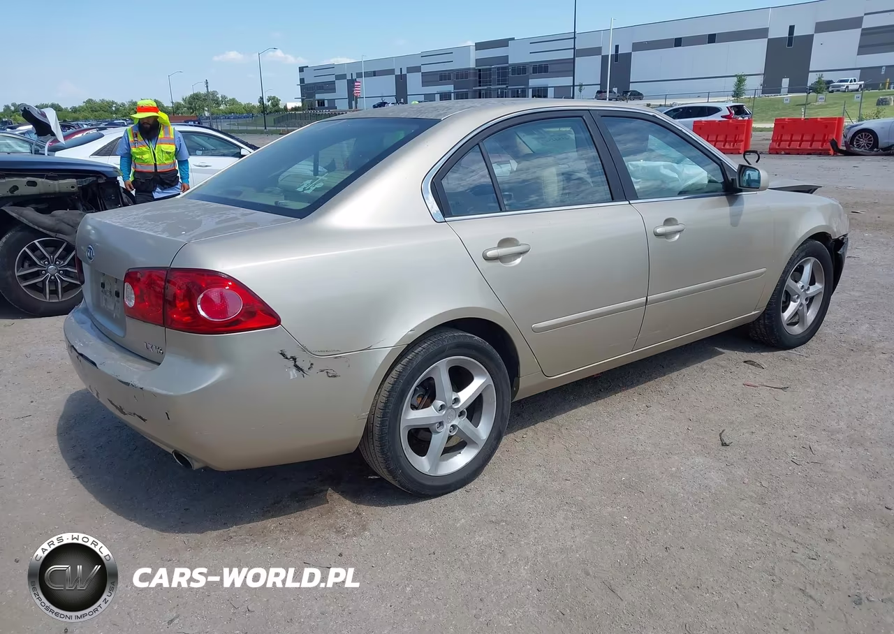 2007 Kia Optima Lx V6 VIN:KNAGE124475102370 - 4
