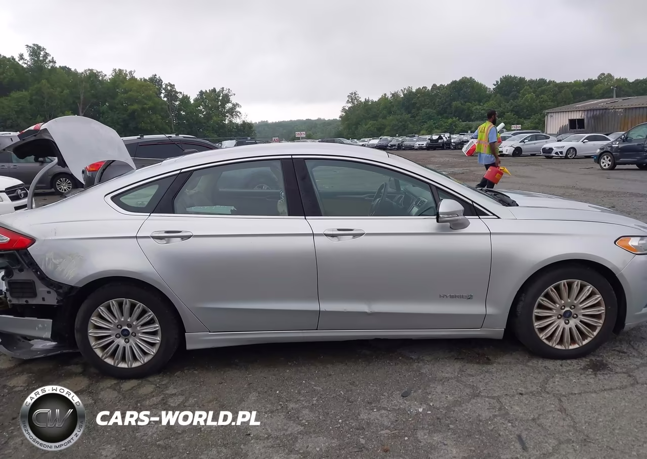 2015 Ford Fusion Hybrid Se VIN:3FA6P0LU7FR157740 - 13