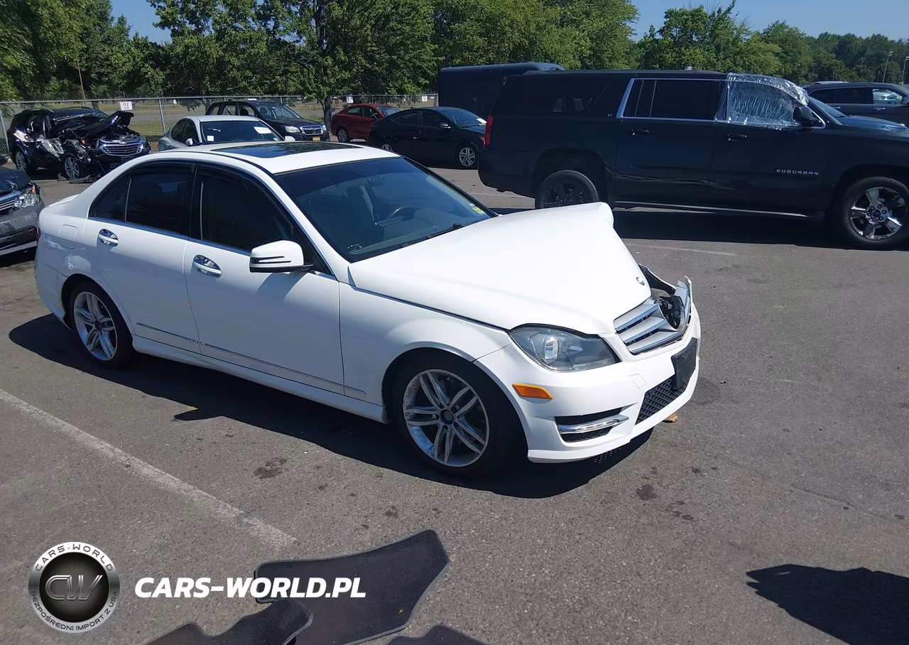 2013 Mercedes-Benz C 300 Sport 4Matic – zdjęcie 1 z 17
