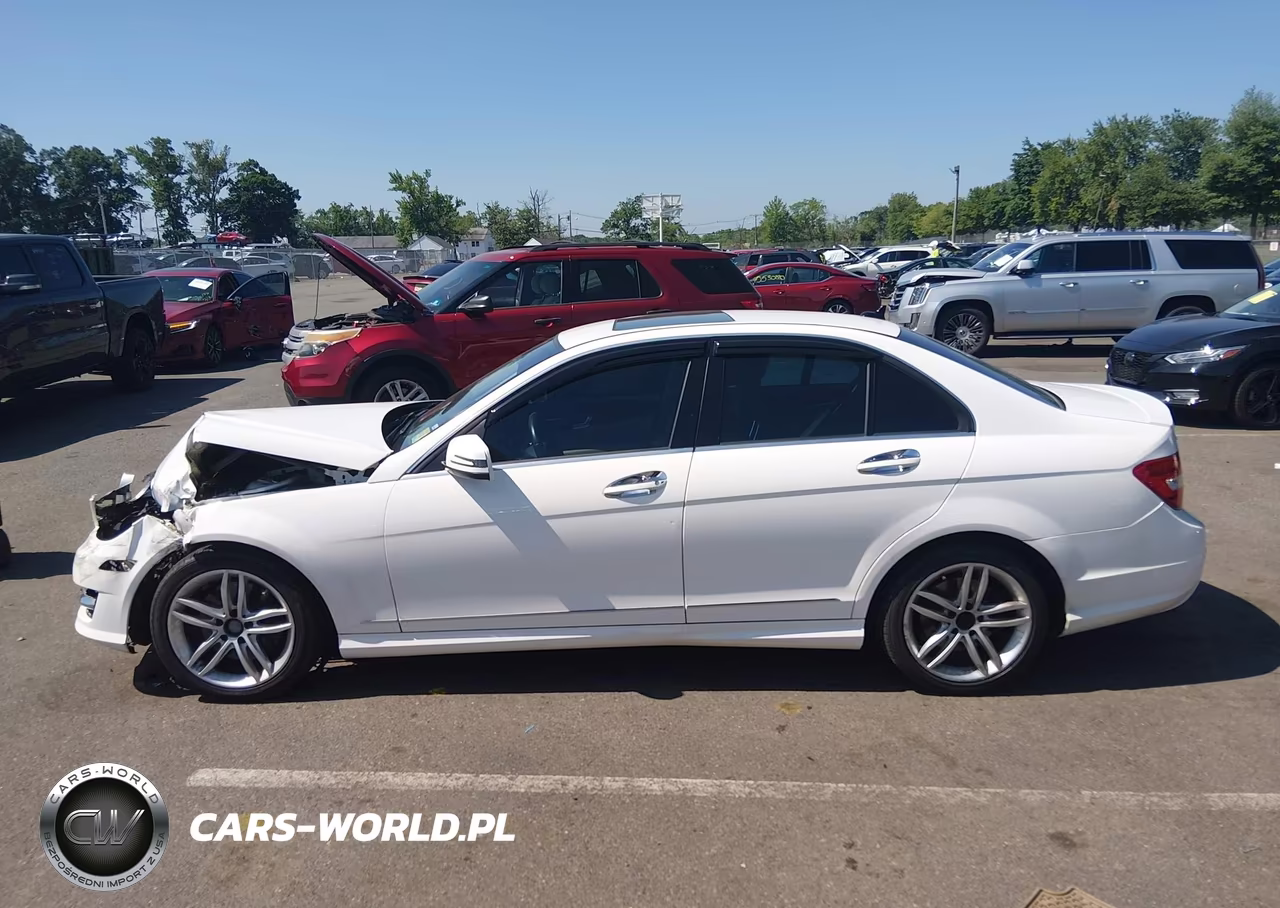 2013 Mercedes-Benz C 300 Sport 4Matic VIN:WDDGF8AB8DA822420 - 15