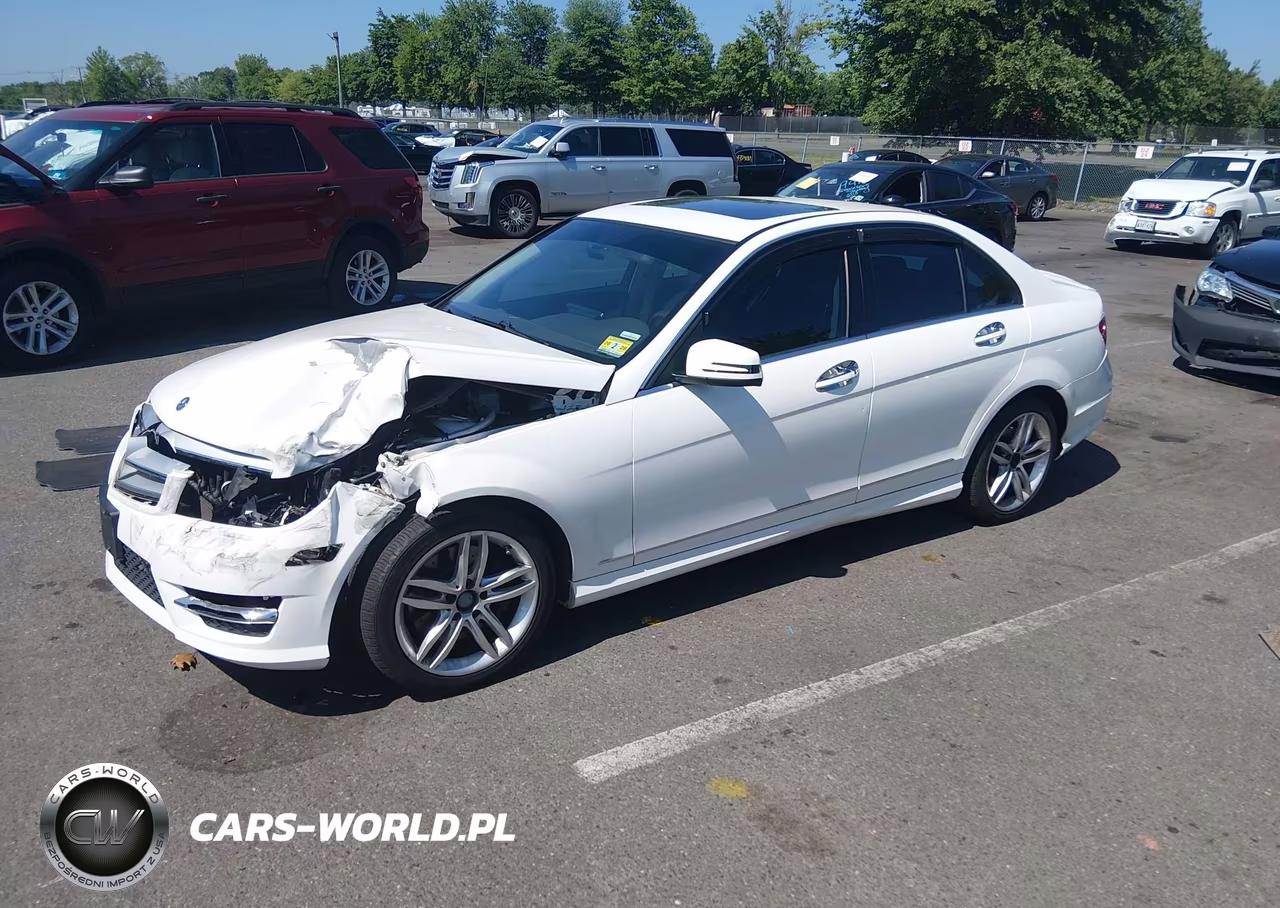 2013 Mercedes-Benz C 300 Sport 4Matic VIN:WDDGF8AB8DA822420 - 2