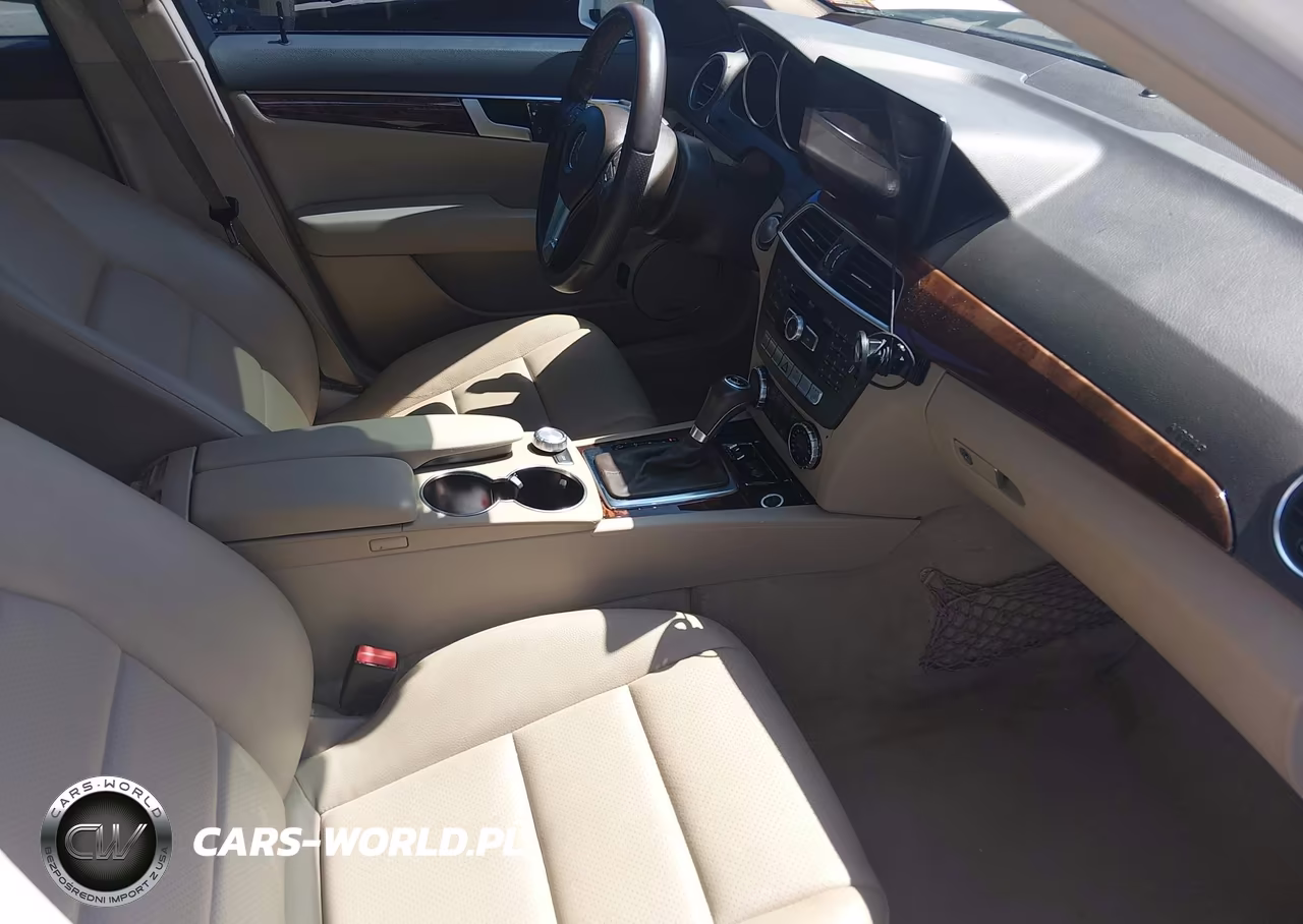 2013 Mercedes-Benz C 300 Sport 4Matic VIN:WDDGF8AB8DA822420 - 5