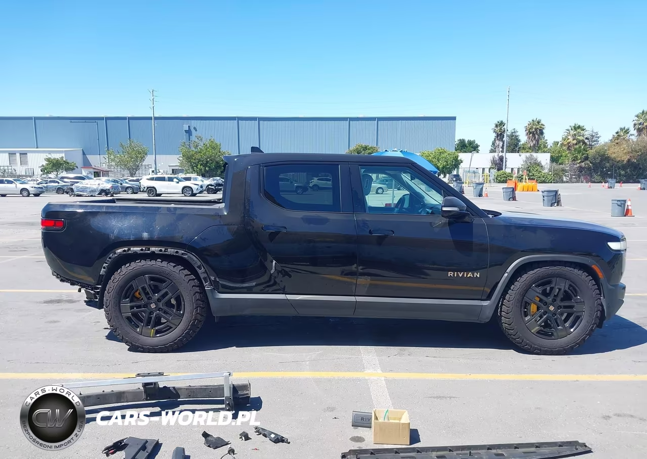 2023 Rivian R1T Adventure Quad Motor Large Pack VIN:7FCTGAAAXPN020981 - 14