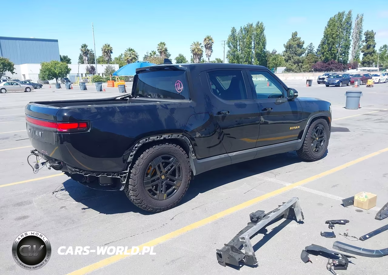 2023 Rivian R1T Adventure Quad Motor Large Pack VIN:7FCTGAAAXPN020981 - 4