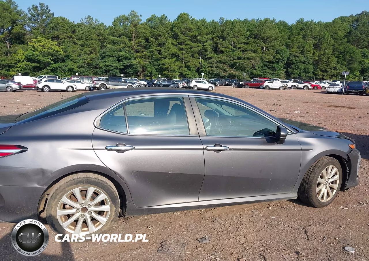 2018 Toyota Camry Le VIN:4T1B11HK5JU018517 - 13