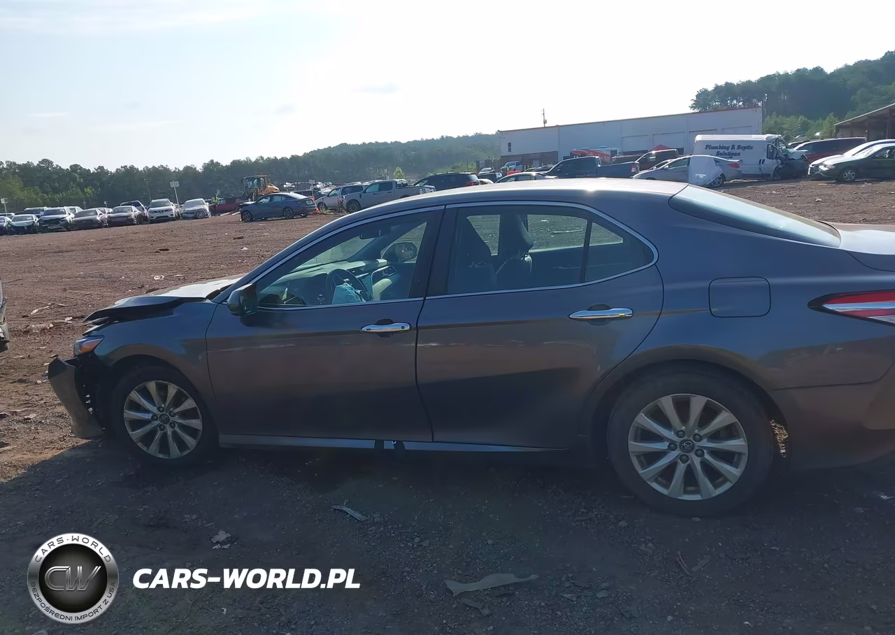 2018 Toyota Camry Le VIN:4T1B11HK5JU018517 - 14