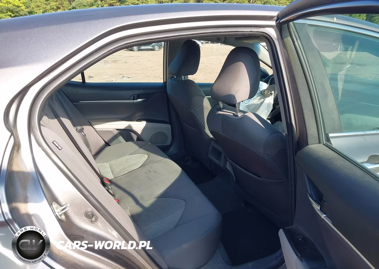 2018 Toyota Camry Le VIN:4T1B11HK5JU018517 - 8